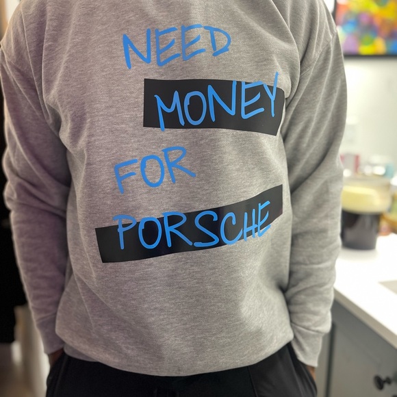 Need money for Porsche large sweater - Picture 7 of 9